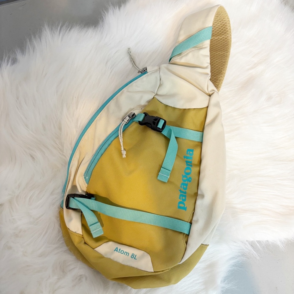 Patagonia Atom Sling 8L Cream/Aqua Blue Sling Backpack